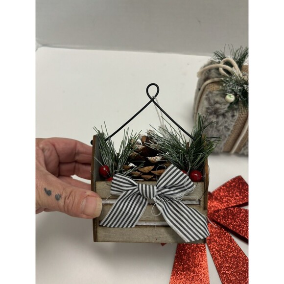 3 Piece Christmas Decor Lot - Picture 7 of 7